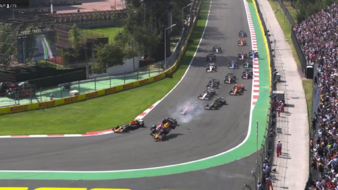 "Checo" Pérez choca en la primera vuelta y queda fuera del Gran Premio de México