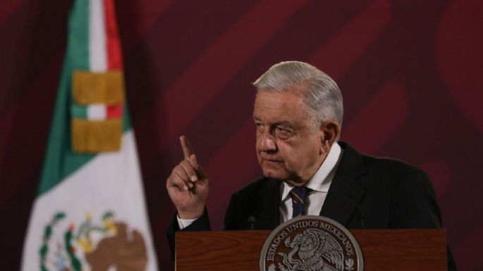 AMLO pide al INE implementar voto electrónico para paisanos en elecciones de 2024