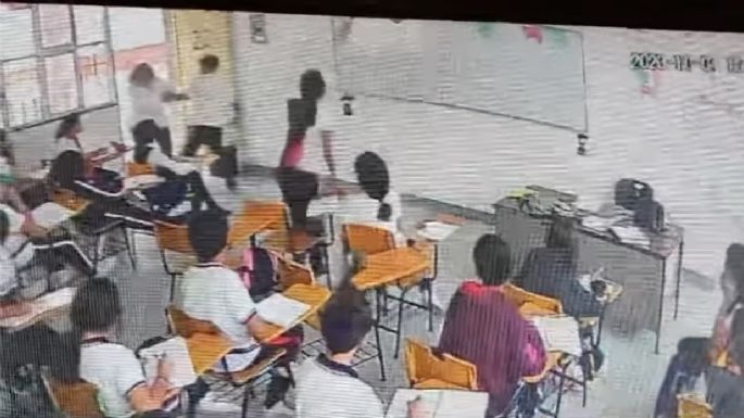 En plena clase un alumno apuñala a su maestra en Ramos Arizpe, Coahuila (Video)