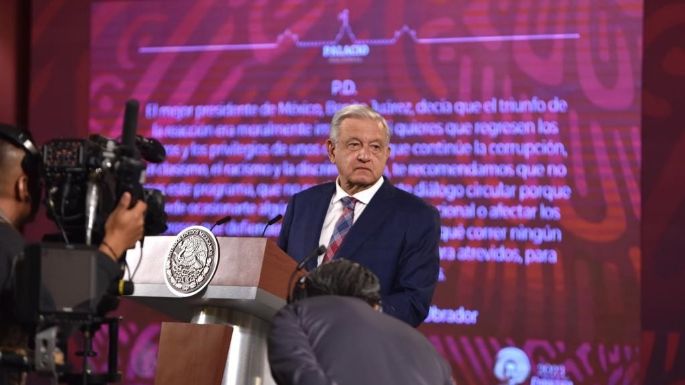 AMLO vuelve a retar al INE: mantiene su posdata en la mañanera