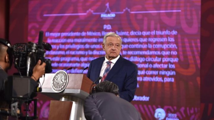 AMLO vuelve a retar al INE: mantiene su posdata en la mañanera