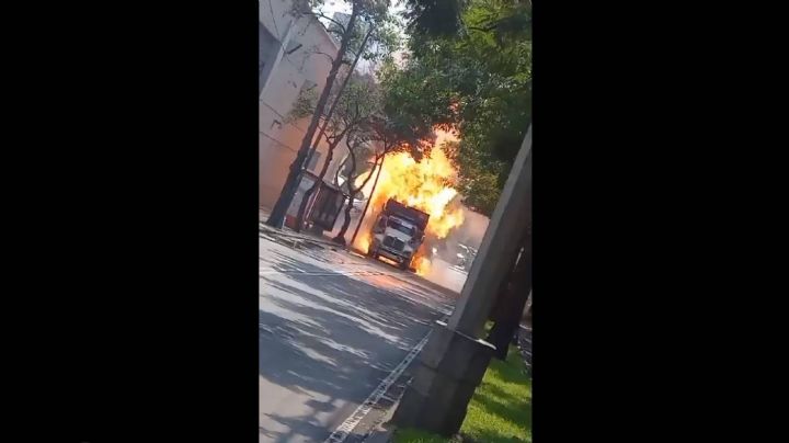 Se incendia un camión repartidor de cilindros de gas en Tlalpan y Periférico (Videos)