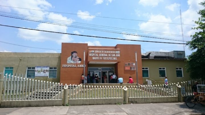 Mujer de 19 años dio a luz en el baño del Hospital de Tuxtepec; abren investigación