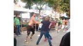 Se desata pelea campal en un tianguis de Puebla; dos quedan noqueados