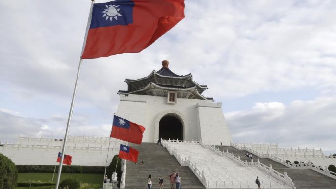 China mantiene la presión militar sobre Taiwán: envía 43 aviones y 7 barcos