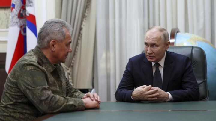 Putin y mandos militares rusos visitan cuartel en el sur para evaluar su guerra en Ucrania