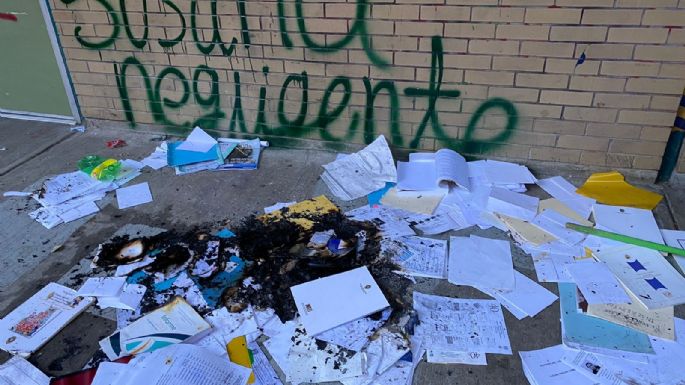 Encapuchados vandalizan instalaciones del CCH Sur (Video y Fotogalería)