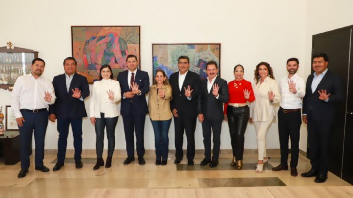 Gobernador de Puebla logra reunión de unidad con Alejandro Armenta e Ignacio Mier