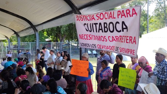 “Somos los olvidados de siempre”: Tarámaris piden justicia social a AMLO en su visita a Sinaloa