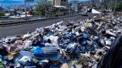 Ante la falta de recolección de basura en Acapulco, dejan desechos frente a oficina de la alcaldesa