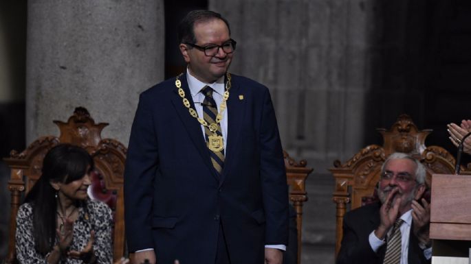 Leonardo Lomelí Vanegas asume la rectoría de la UNAM; llama a defender la pluralidad