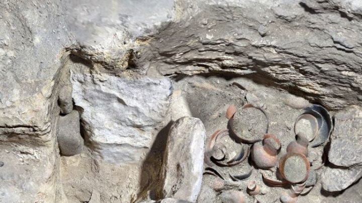 Encuentran en Ixcaquixtla tumba mixteco-zapoteca intacta por mil 500 años
