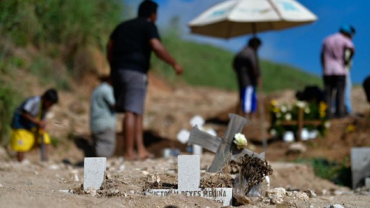 Acapulco: enterrar a sus muertos en 2 de noviembre