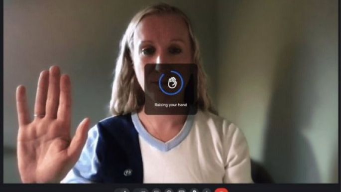 Google Meet ya detecta la mano de un usuario cuando la levanta para hablar en una videoconferencia