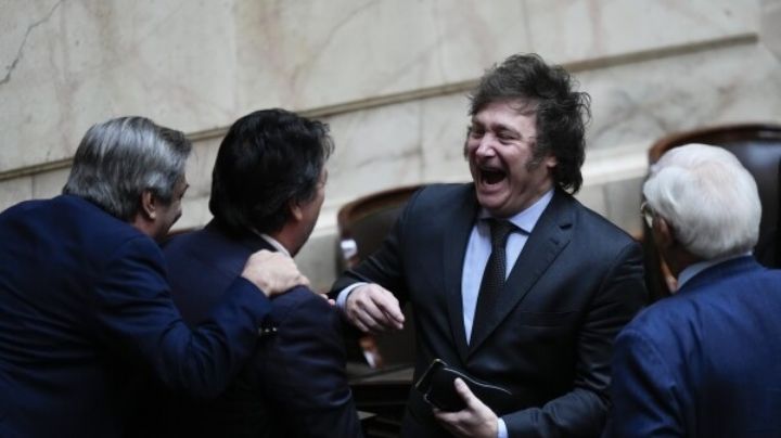 Congreso argentino proclama presidente al ultraderechista Javier Milei