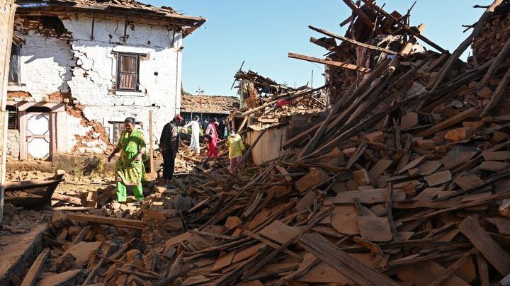 Al menos 128 muertos por sismo en el noroeste de Nepal