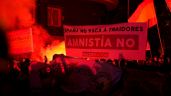 Ultraderechistas chocan con policías en protesta contra el gobierno de Pedro Sánchez