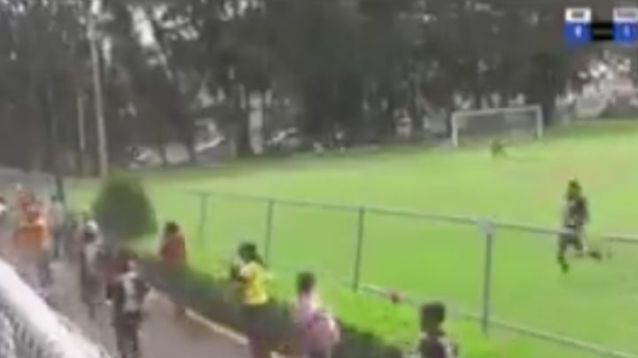 Balacera en deportivo de Tláhuac; matan a dos personas en tribuna en un partido de futbol (Video)