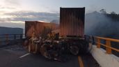 Dos personas calcinadas deja el choque entre cuatro tráileres en la autopista Colima-Guadalajara