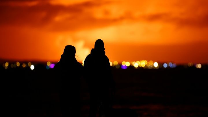 Volcán hace erupción en Islandia semanas después de que miles de personas fueran evacuadas