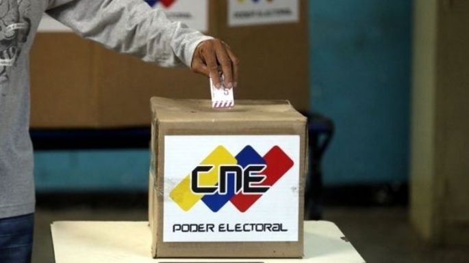 Presidente de CNE de Venezuela lanza diatriba contra la oposición en plena jornada electoral