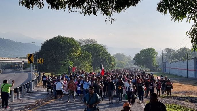 Caravana migrante continúa su marcha rumbo a EU