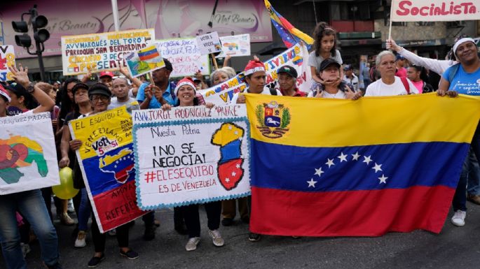 Venezolanos aprueban referendo para reclamar soberanía de territorio en disputa con Guyana