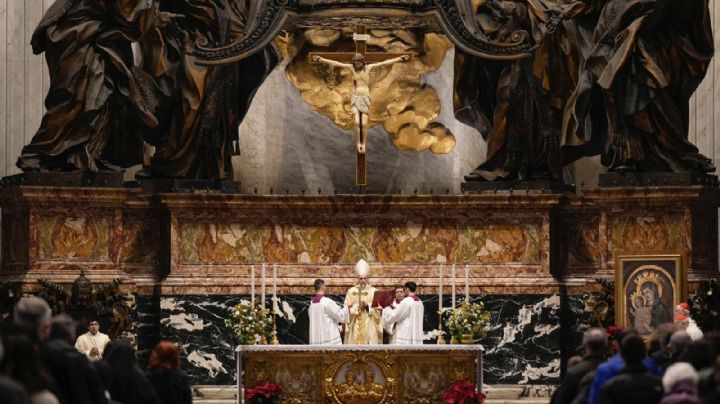 El papa Francisco recuerda el “amor y la sabiduría” de Benedicto XVI en aniversario de su muerte