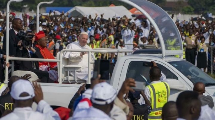 Papa Francisco dice a víctimas del Congo: "Su dolor es mi dolor"