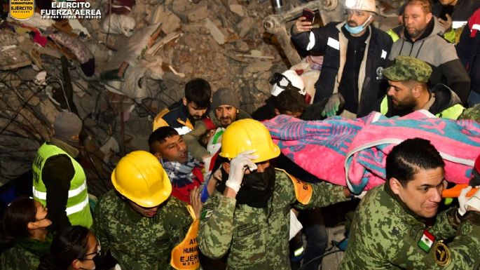 AMLO reconoce a Fuerzas Armadas por las labores de rescate tras los terremotos en Turquía y Siria