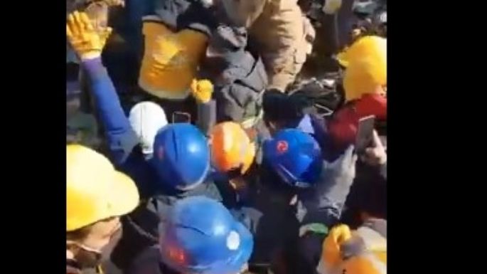 Equipo de la Semar rescató a niña de 8 años atrapada en los escombros tras sismo en Turquía (Video)