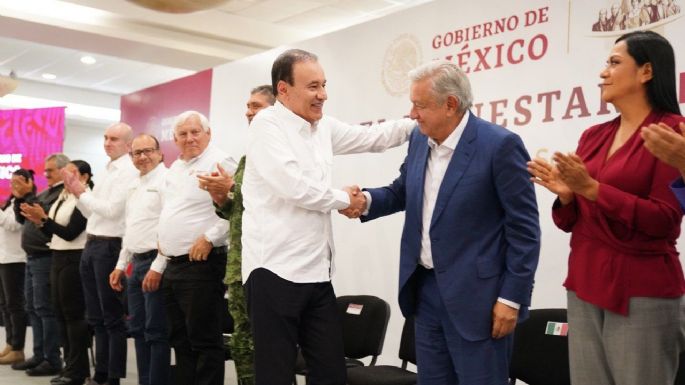 En reunión privada con personal de la Secretaría del Bienestar, AMLO inicia gira por Sonora