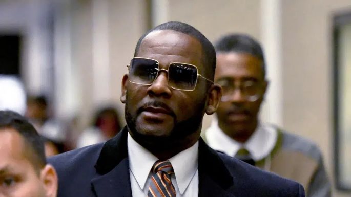 Fiscalía de EU pide 25 años más de cárcel para el cantante R. Kelly