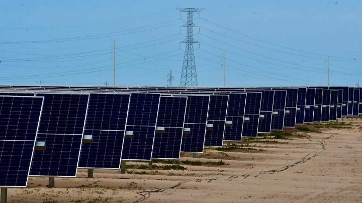 AMLO inaugura la primera etapa de la planta solar en Puerto Peñasco; beneficiará a 64 mil hogares