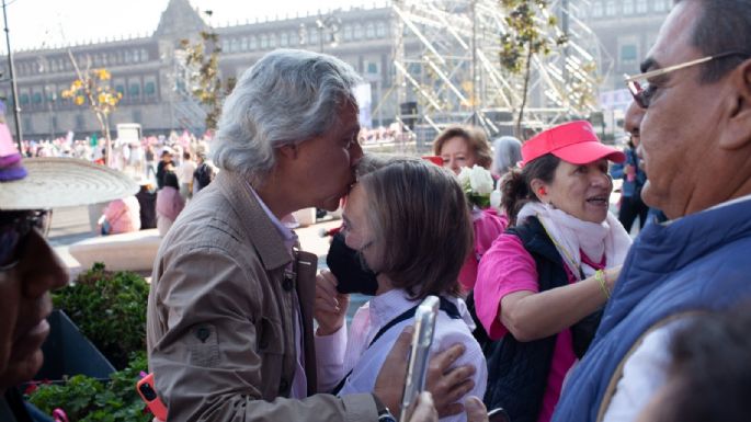 Claudio X. González presume marchas en ciudades del país por defensa del INE