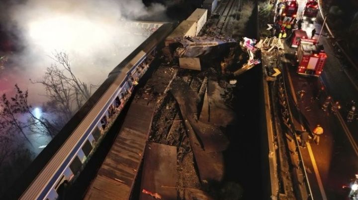 Choque de trenes deja 16 muertos y 85 heridos en Grecia