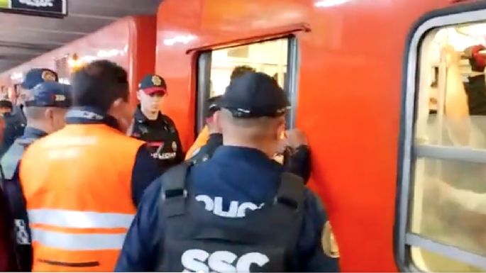 Pasajero pierde parte de un dedo en las puertas del Metro (Video)