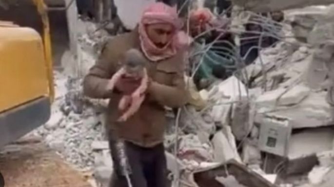 Rescatan a bebé recién nacida entre los escombros tras terremoto en Siria y Turquía