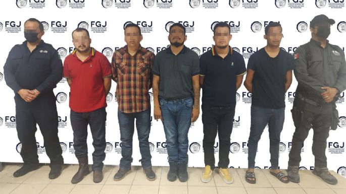 La Fiscalía de Tamaulipas presenta a los cinco hombres entregados por el Cártel del Golfo