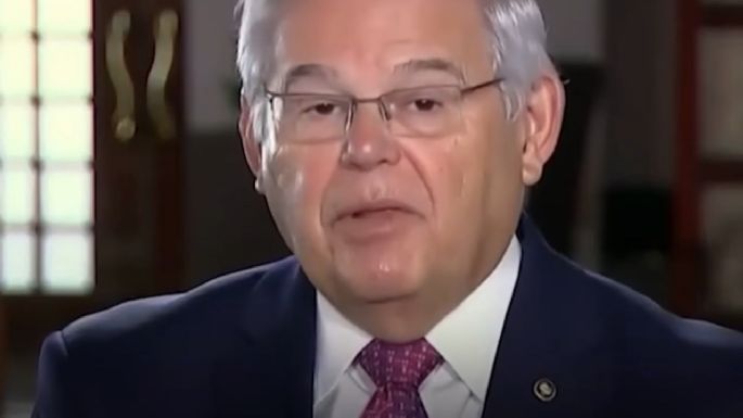 México va en la dirección equivocada en seguridad, acusa el senador demócrata Bob Menendez