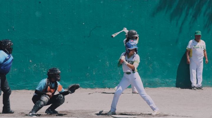 Beisbol, el deporte favorito de AMLO que ignora a las mujeres