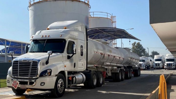 La FGR decomisa 340 mil litros de combustible robado en Tlaquepaque
