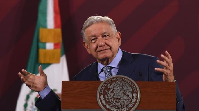 AMLO tunde al secretario ejecutivo del INE, Edmundo Jacobo: "quiere empleo vitalicio"