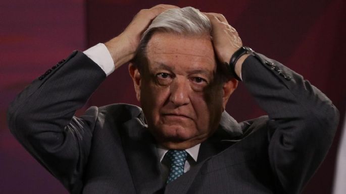 Pese a evidencias, AMLO se escuda y niega espionaje de Sedena en su gobierno: "tengo otros datos"