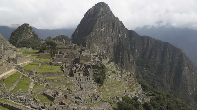 Perú: alud causado por lluvias bloquea tren a Machu Picchu