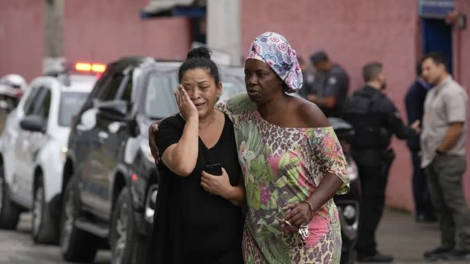 Estudiante adolescente mata a puñaladas a maestra en Brasil