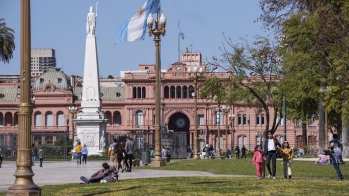 Muere una bebé desamparada de tres meses a las puertas de la sede del Gobierno argentino