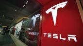Tesla revisará 2 millones de autos por falla en piloto automático
