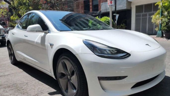 Tesla llama a revisión a sus autos Model 3 por falla en la suspensión