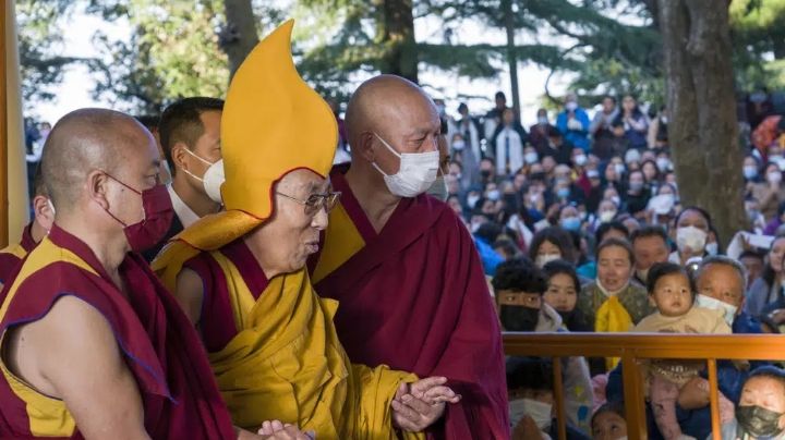 Agresión de Dalai Lama a un niño evidencia un "pacto de impunidad" de jerarcas: Tejiendo Redes